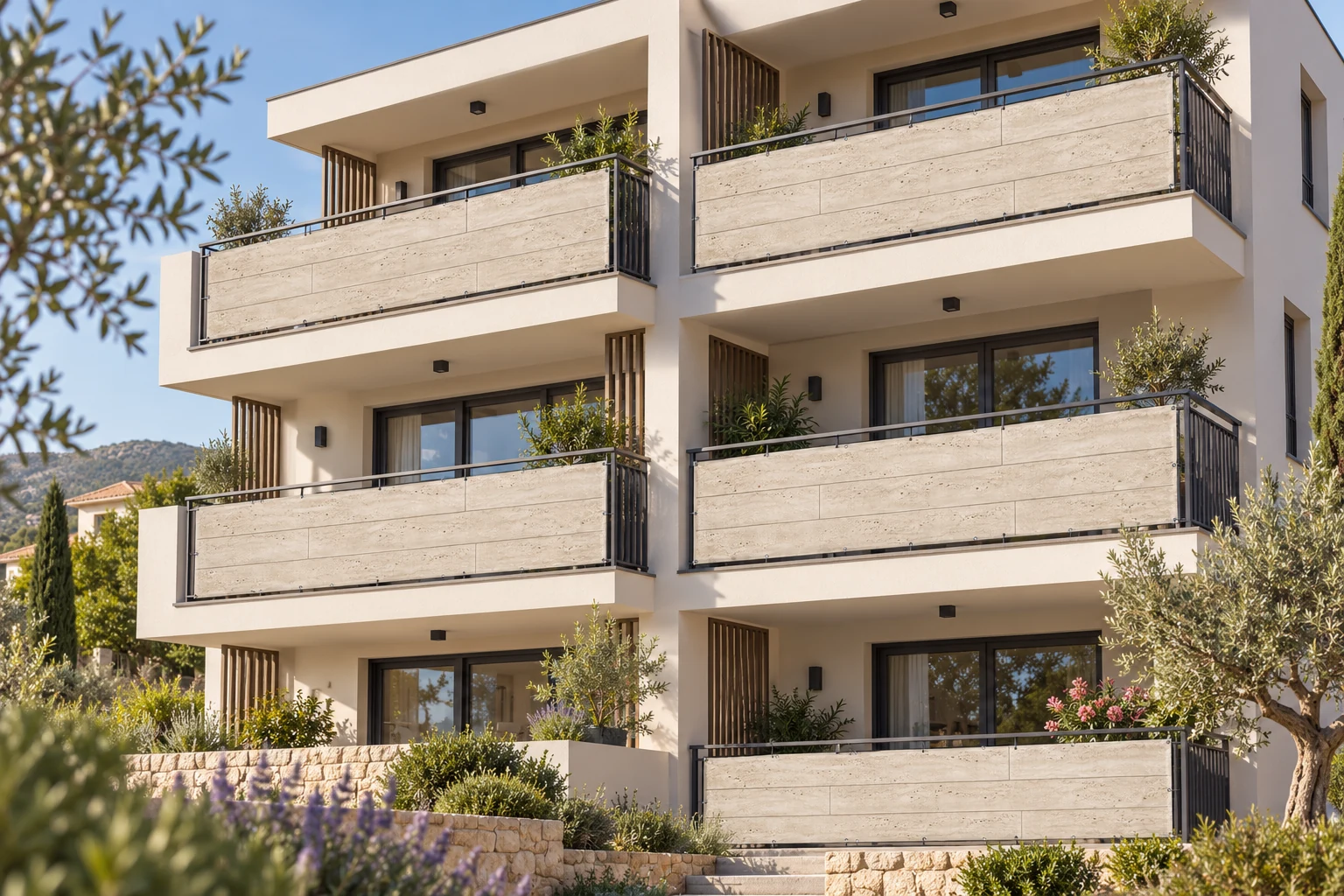 5 Balkone mit Travertin Natur – KI-generiertes Gestaltungsbeispiel